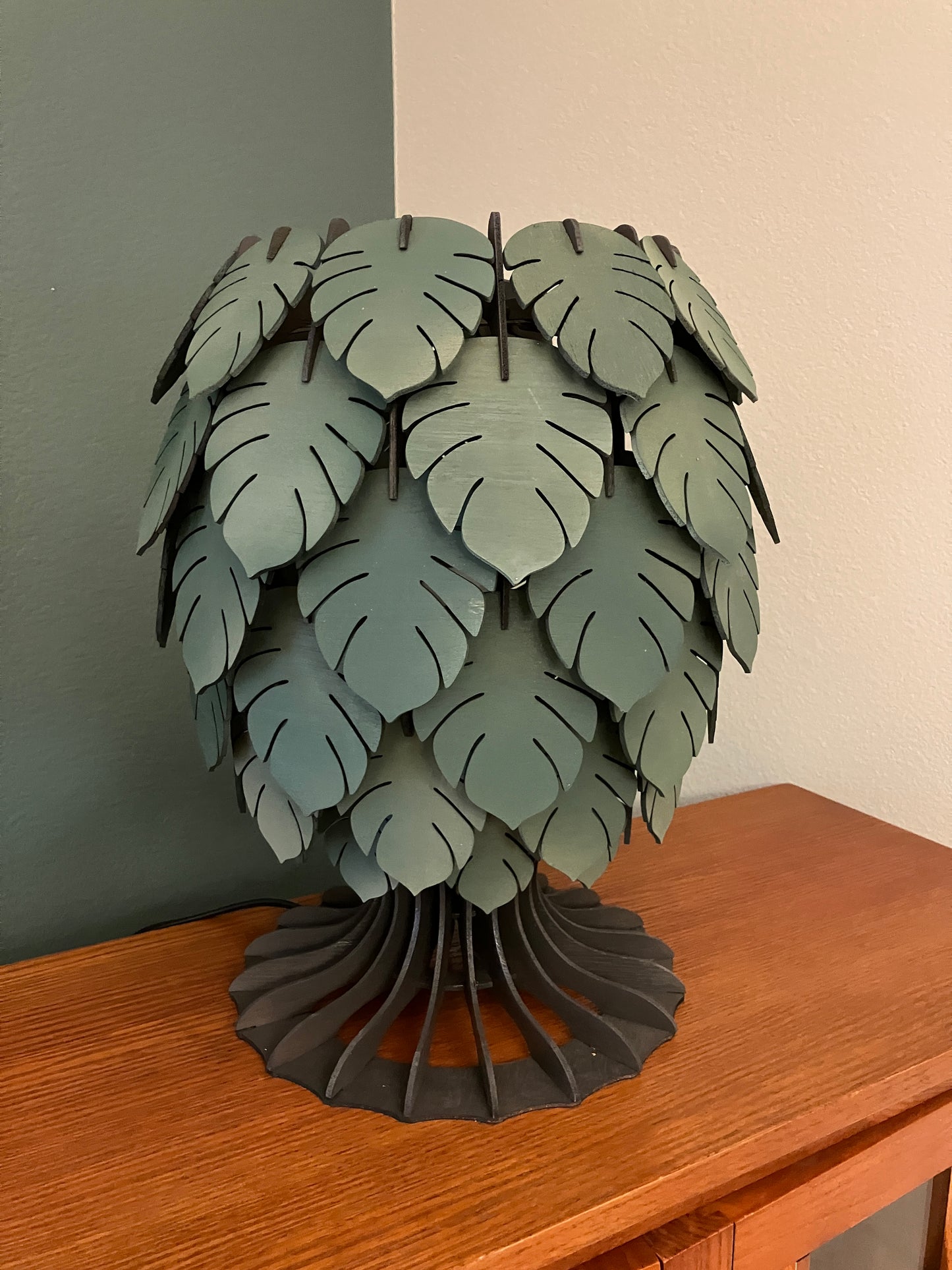 Wodden leaf lamp